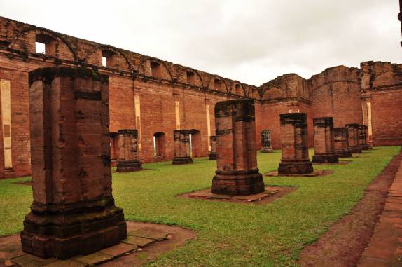 Ruínas da igreja que não chegou a ser completada, na Missão em Jesus, próximo à Trinidad, no Paraguai